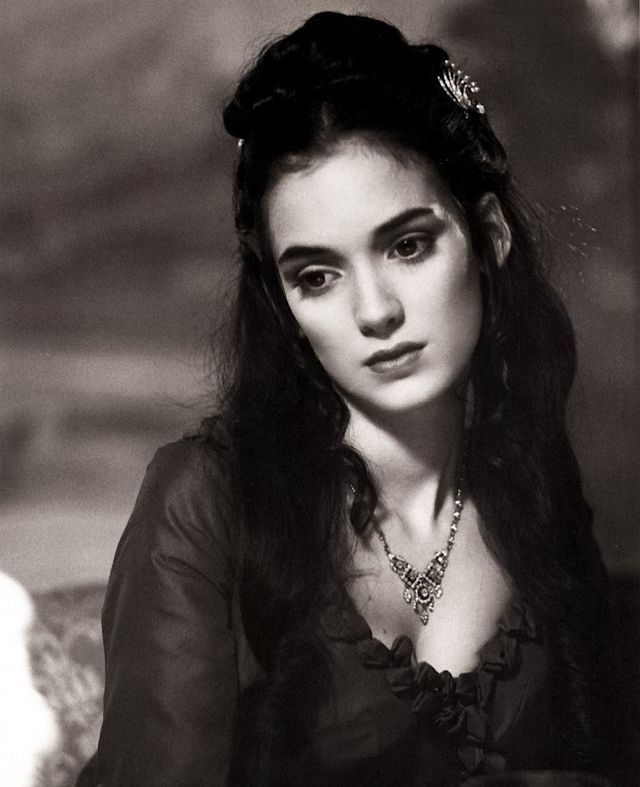 Найгарячіші образи Вайнони Райдер за всю кар'єру: добірка фото іменинниці (18+) - фото 481271