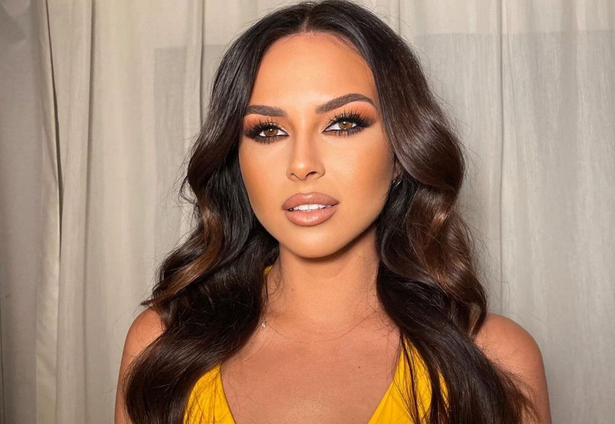 Епатажна ексучасниця Холостяка похвалилася фігурою в бікіні