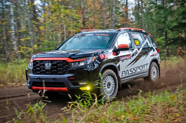 Цей Honda Passport перетворили на потужний ралі-кар - фото 481538