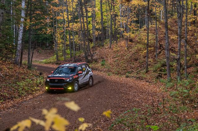 Цей Honda Passport перетворили на потужний ралі-кар - фото 481540