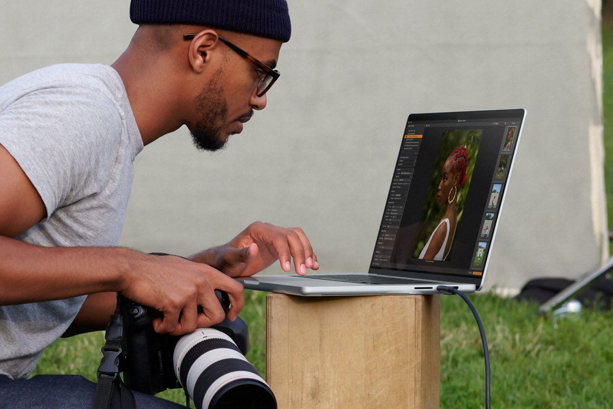 Моноброву на MacBook Pro 2021 можна використовувати з користю - фото 1