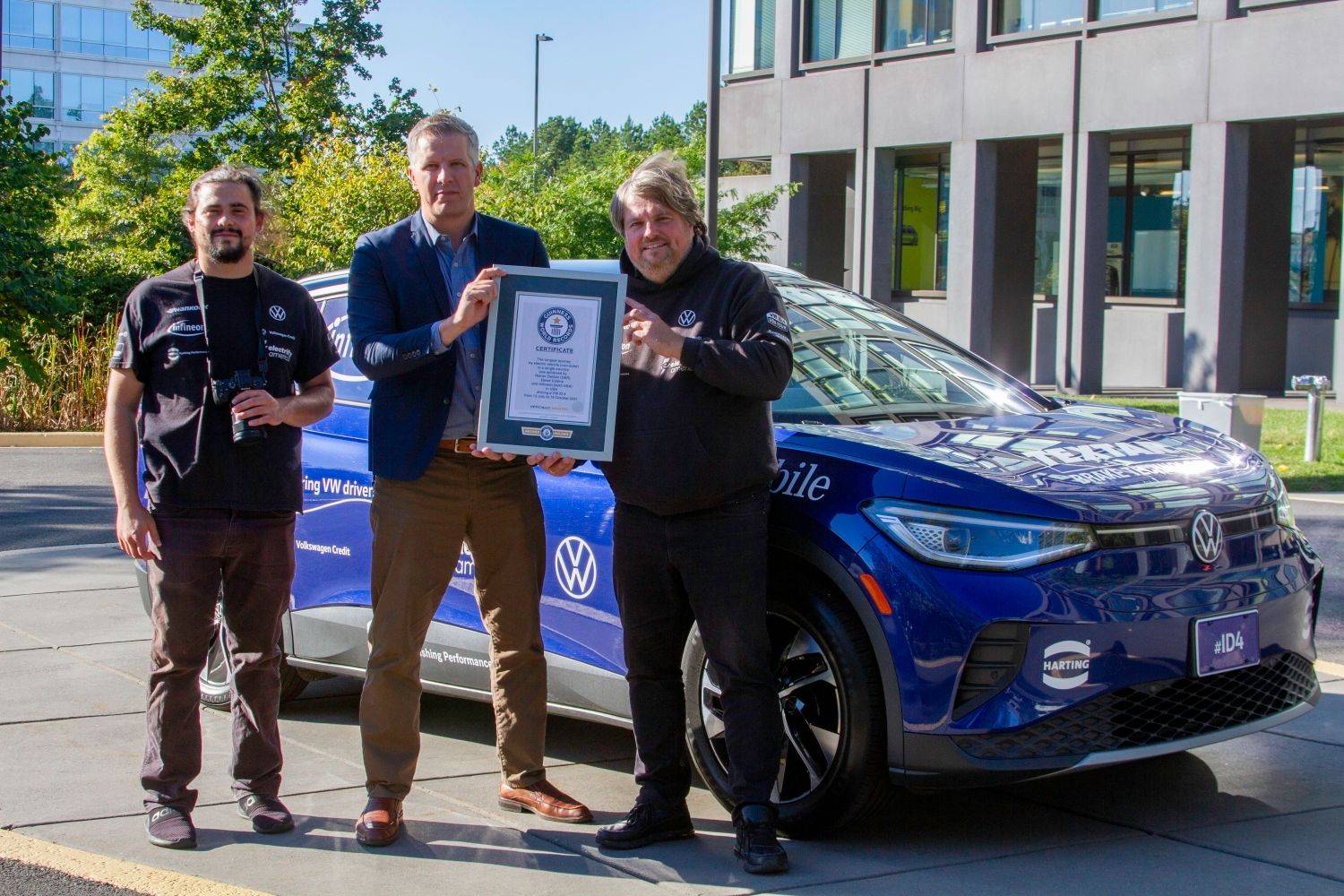 Подолав 48 штатів: Volkswagen ID.4 побив рекорд Гіннеса