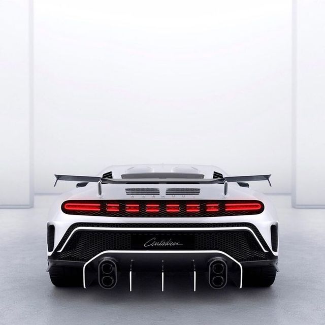 Кріштіану Роналду купив собі ультрарідкісний Bugatti за 10 мільйонів євро: фото - фото 481873