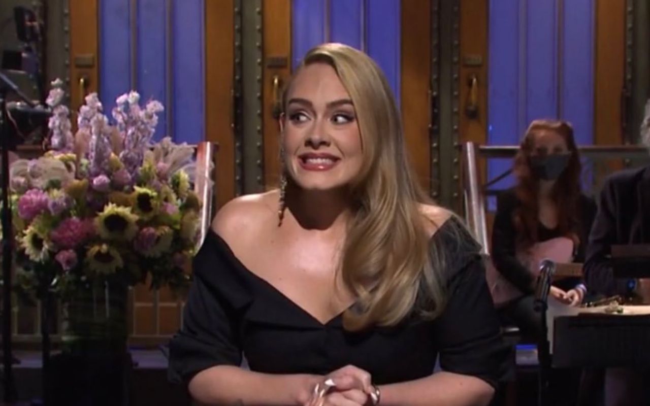 Адель зізнається, що зберігає вдома жуйку, яку жувала Селін Діон