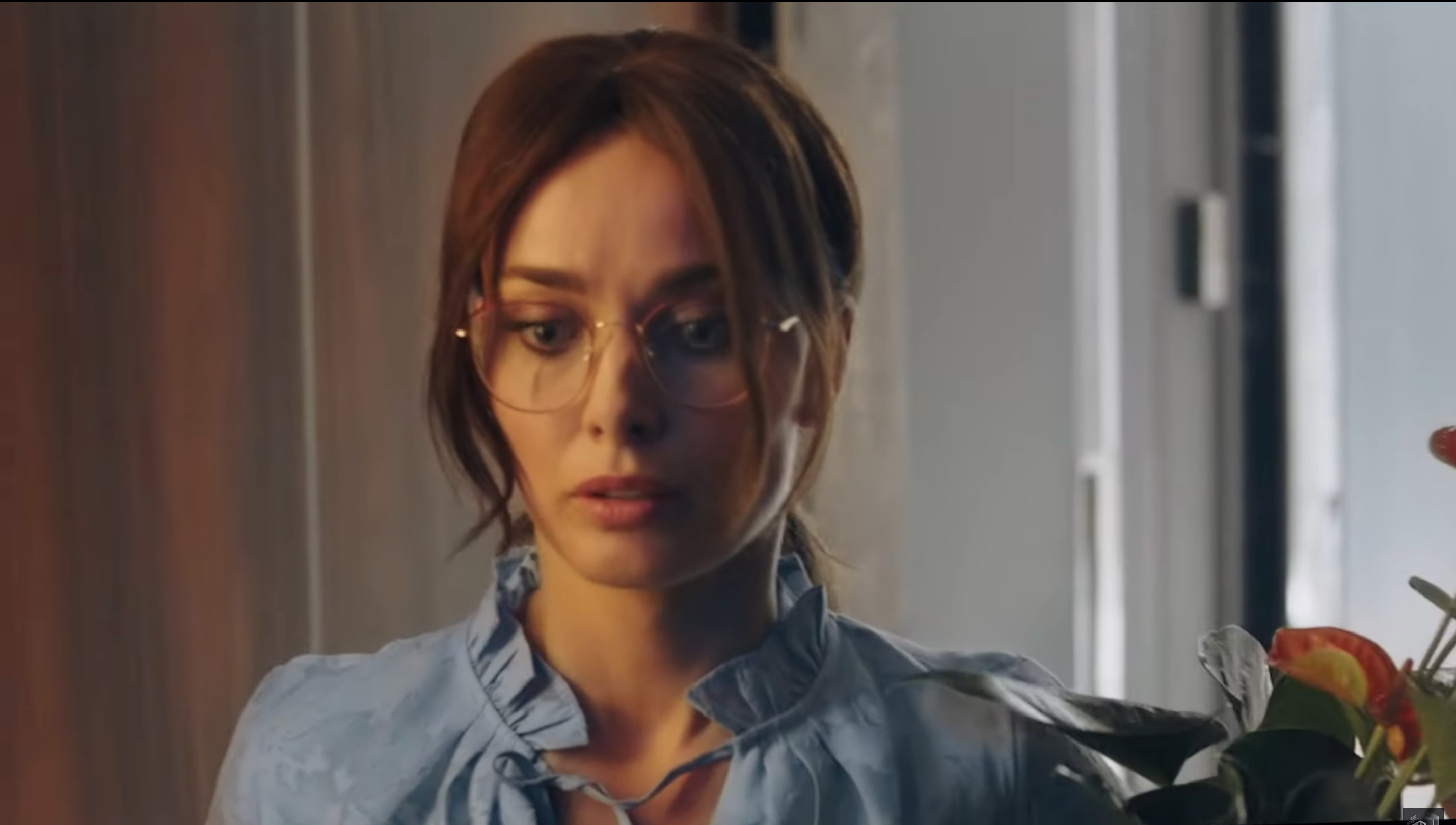 Сусідка: дивіться тизер комедії з Ксенією Мішиною та Jerry Heil