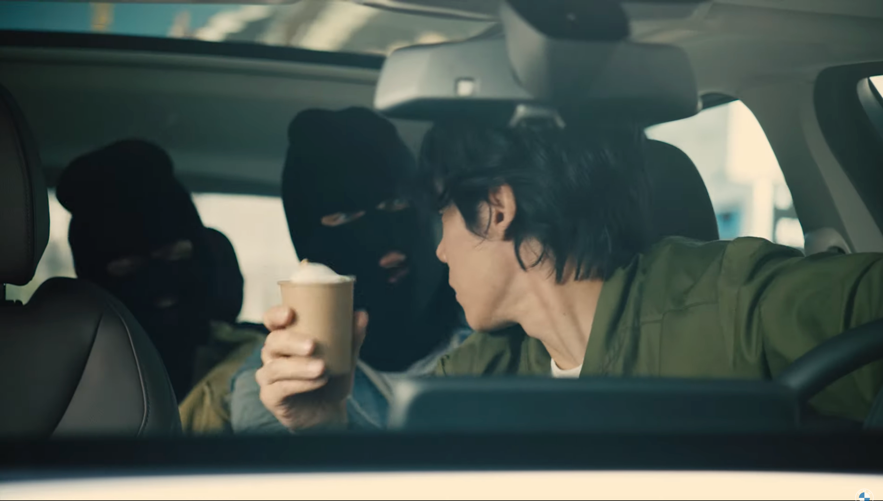 Грабіжникам не вдалося втекти: BMW представила кумедний рекламний ролик