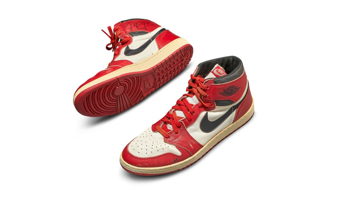 Перші кросівки Nike, створені для Джордана, продали за шалену суму