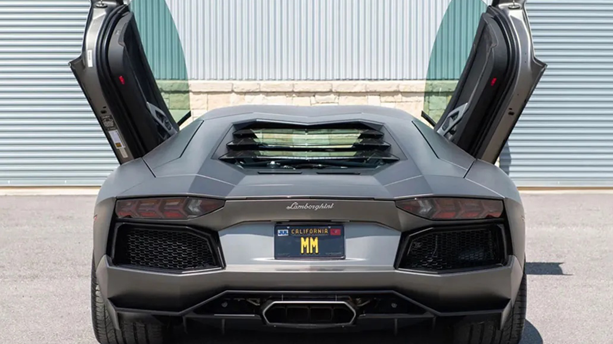 У США продають автомобільний номер з двох літер: він може стати найдорожчим в історії - фото 1