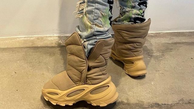 Каньє Вест представив нову незвичайну модель зимового взуття - фото 482408