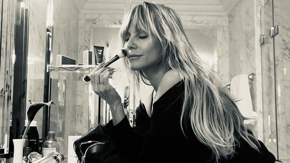 Топлес й з моторошним гримом: Хайді Клум показала сміливу ідею образу на Хеловін