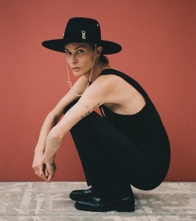 Модель Ерін Воссон знялася топлес у рекламі українського бренду Ruslan Baginskiy - фото 482519