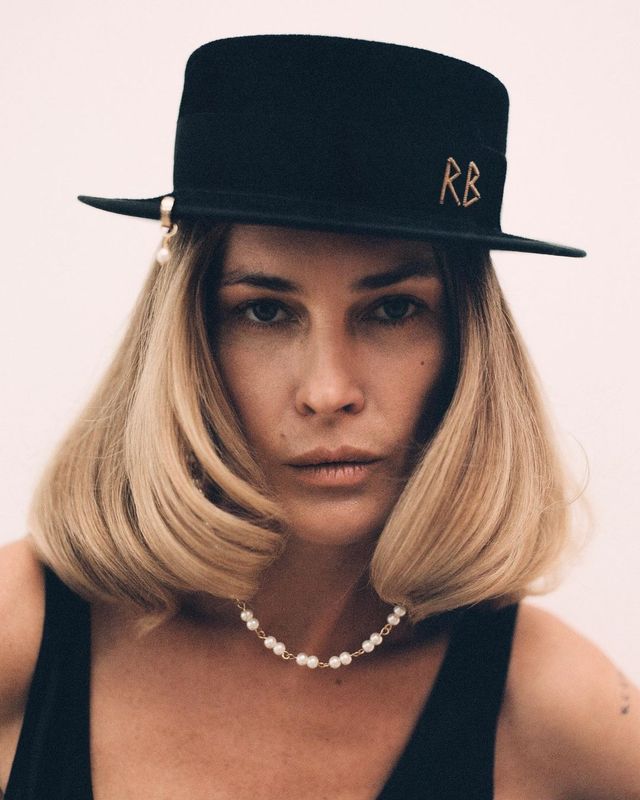 Модель Ерін Воссон знялася топлес у рекламі українського бренду Ruslan Baginskiy - фото 482520