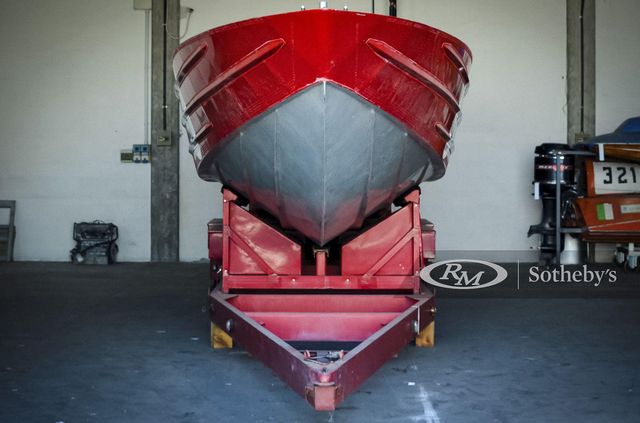 Гоночний катер з двома моторами Lamborghini пустять з молотка - фото 482620