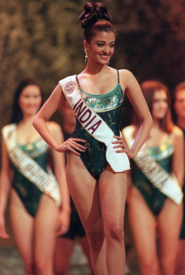 Найгарячіші образи Айшварії Рай за всю кар'єру: добірка фото іменинниці (18+) - фото 482643