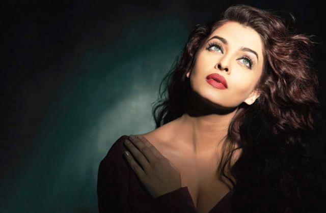 Найгарячіші образи Айшварії Рай за всю кар'єру: добірка фото іменинниці (18+) - фото 482661