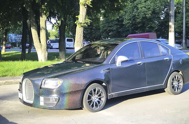 На українському сайті продають седан Chery, перероблений на Bugatti - фото 482789