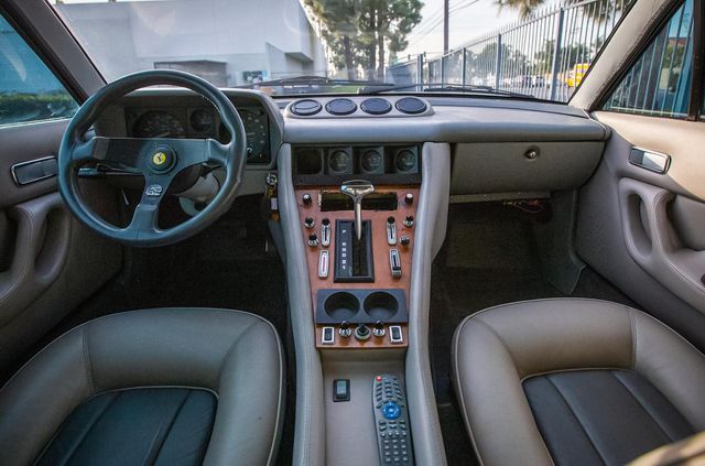 Як виглядає унікальний лімузин Ferrari 1981 року - фото 482882