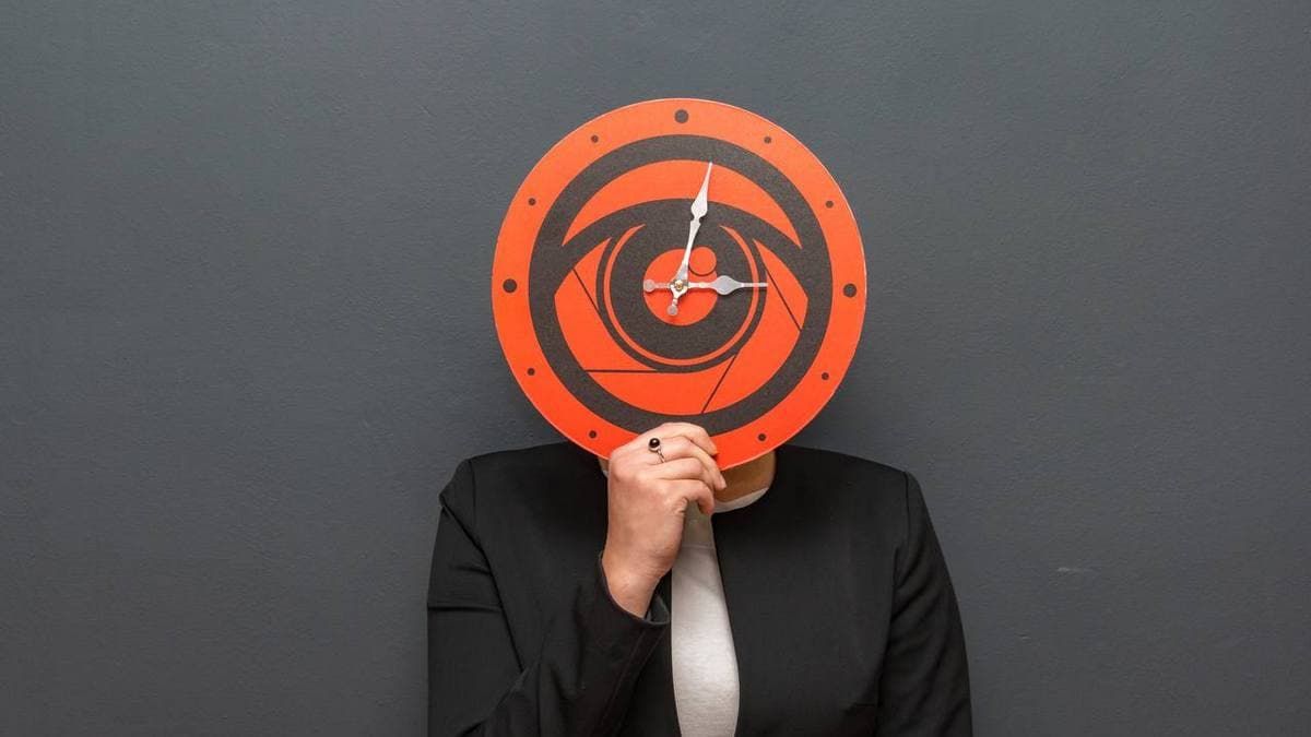 Коли переводять годинник на зимовий час 2022 в Україні: дата переходу