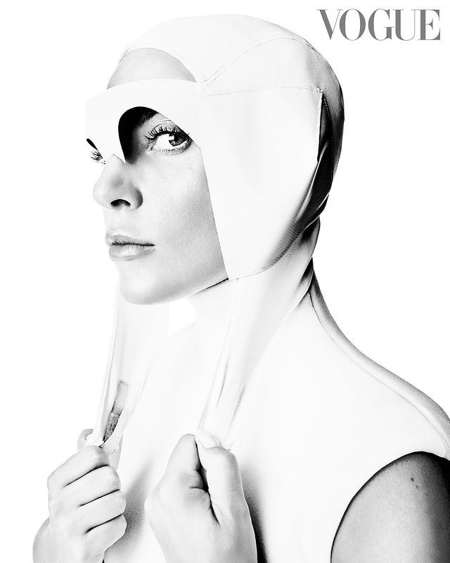 Леді Гага стала героїнею відразу двох обкладинок Vogue: приголомшливі фото - фото 483257