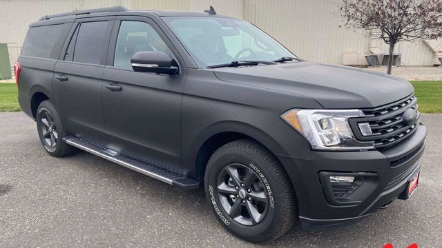 Каньє Вест влаштував розпродаж свого автопарку: які машини підуть з молотка - фото 483330