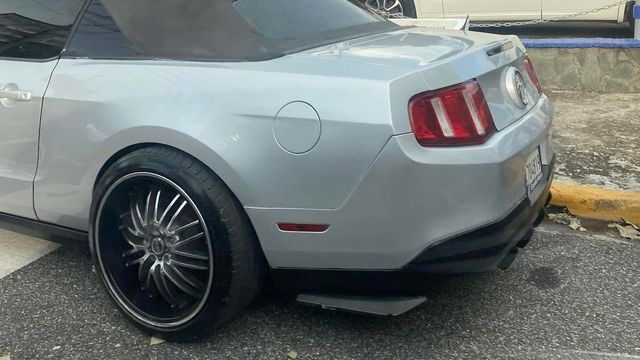 Юзер Reddit знайшов найпотворніший обвіс для Ford Mustang: фотофакт - фото 483740