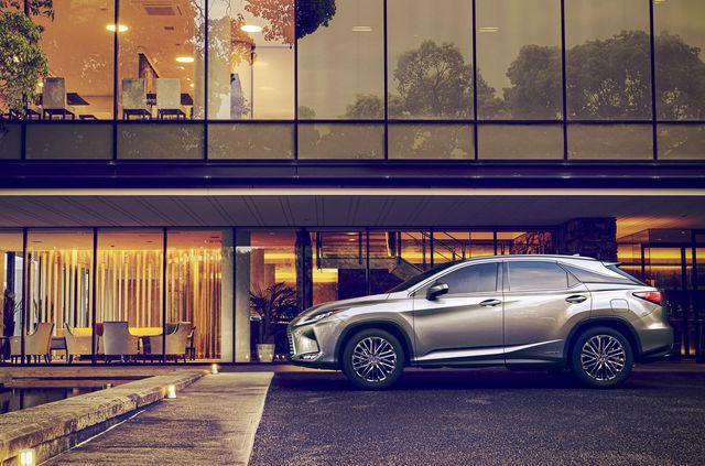 Lexus запустила продаж двох нових виконань кросовера RX: фото - фото 483770