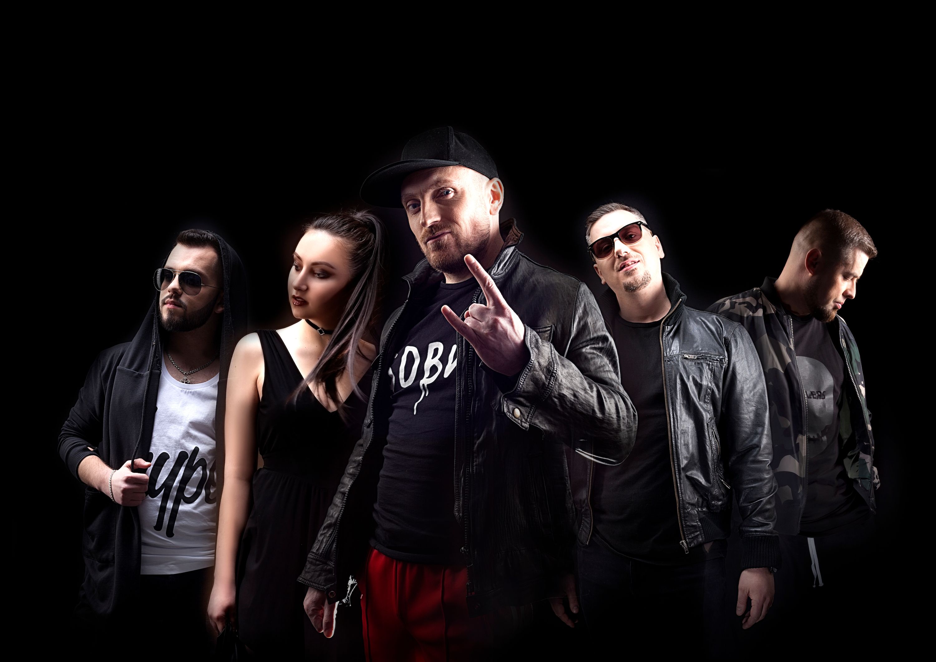 Заберіть дітей від екранів: Цвіт Кульбаби показав кліп, знятий у стриптиз-клубі