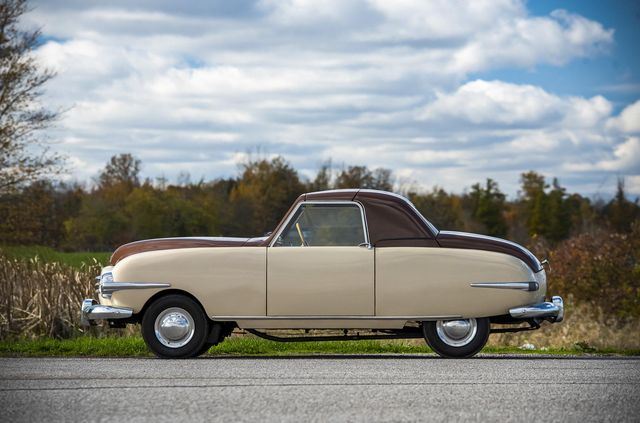 З молотка пустять кабріолет Playboy: на його честь назвали той самий журнал - фото 484253