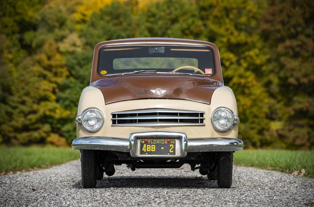 З молотка пустять кабріолет Playboy: на його честь назвали той самий журнал - фото 484256