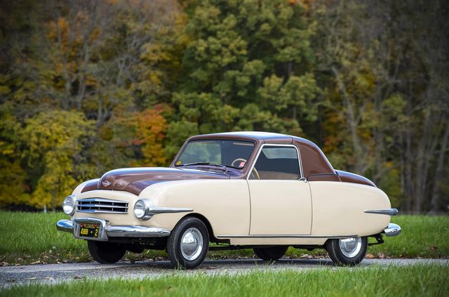 З молотка пустять кабріолет Playboy: на його честь назвали той самий журнал - фото 484257