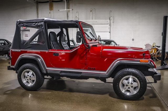 Чому цей 34-річний Jeep Wrangler продають дорожче за новий - фото 484444