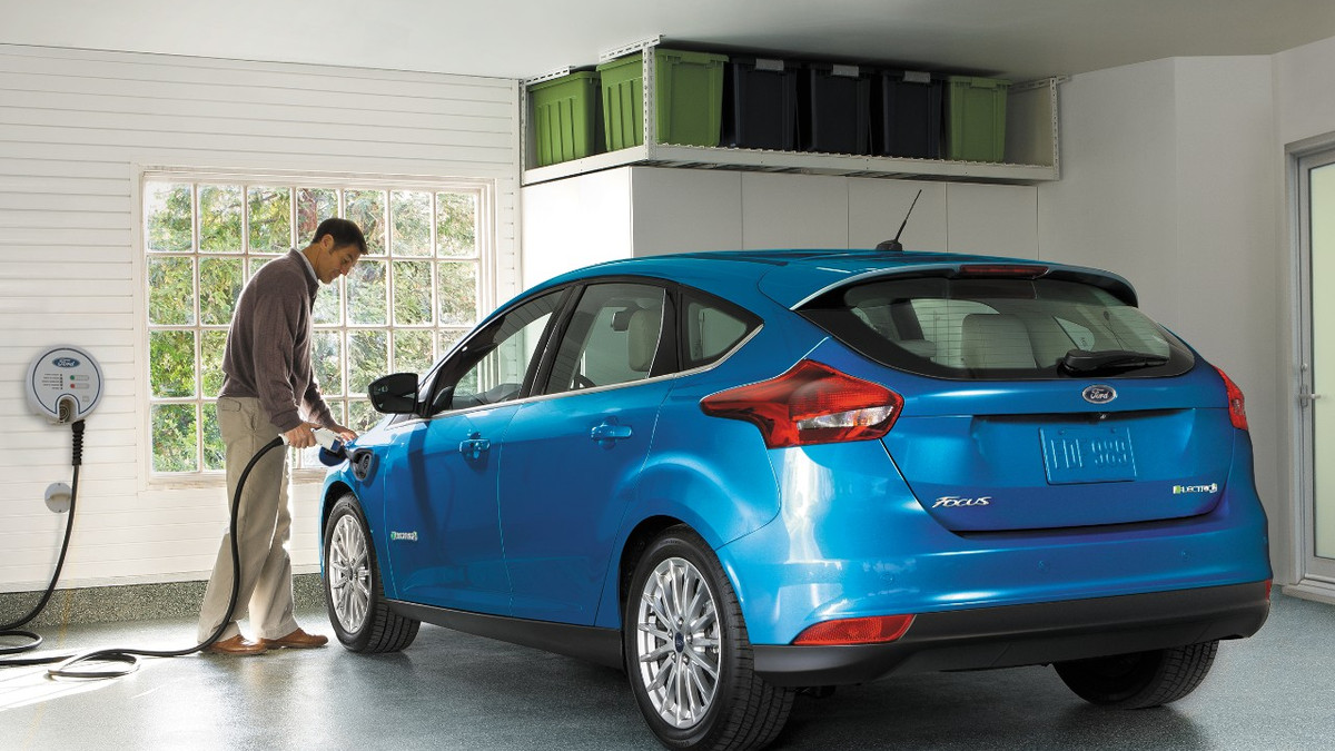 У Ford представили надшвидку зарядку, яка заряджатиме електромобілі за лічені хвилини - фото 1