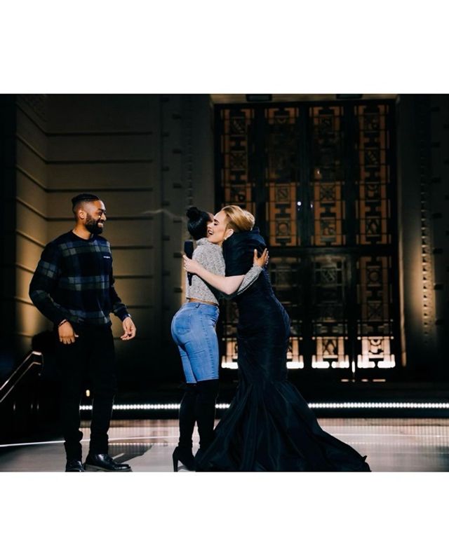 Адель вперше за п'ять років дала концерт і похвалилася фігурою в елегантній сукні - фото 484704