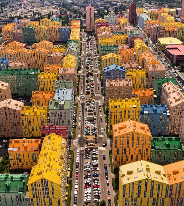 У Великобританії яскравий ЖК у Києві порівняли з іграшковим місто LEGO - фото 484725