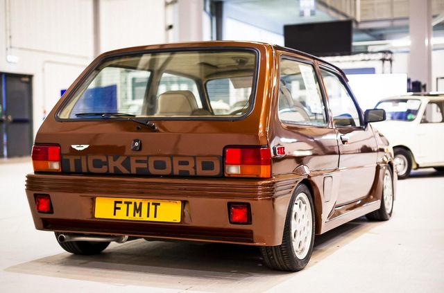 На продаж виставили перший компактний автомобіль в історії Aston Martin - фото 485010