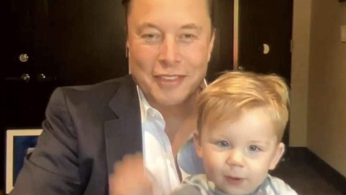 Ілон Макс засвітив свого наймолодшого сина на онлайн-нараді: відео потрапило у мережу - фото 1