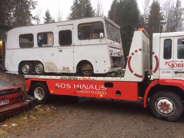 Унікальний автобудинок на базі Citroen DS19 простояв 45 років у вигляді дачного будиночка - фото 485167