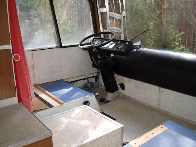 Унікальний автобудинок на базі Citroen DS19 простояв 45 років у вигляді дачного будиночка - фото 485169