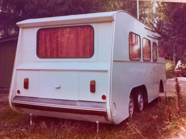 Унікальний автобудинок на базі Citroen DS19 простояв 45 років у вигляді дачного будиночка - фото 485170