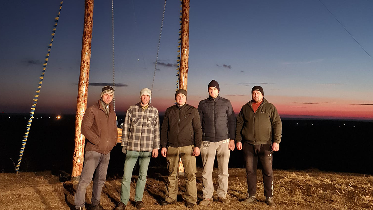 На Волині спорудили гігантську гойдалку: вона претендує на рекорд - фото 1