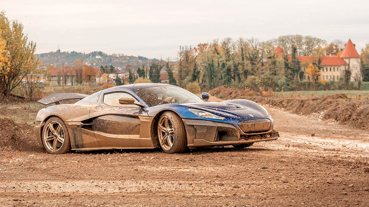 Дивіться, як гіперкар Rimac Nevera 2 мільйони євро випробовують бездоріжжям: відео