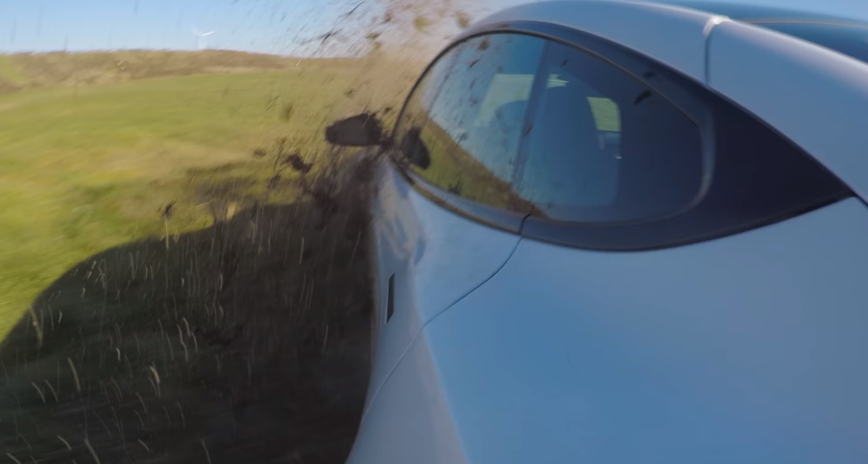 Найпотужніша Tesla Model S Plaid потрапила в аварію на гоночному треку через слабкі гальма