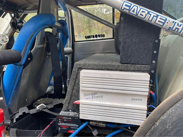 У США збудували шалений всюдихід для грязьової вечірки з класичного Mercedes-Benz - фото 485798