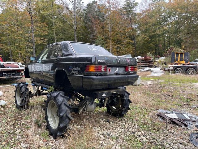 У США збудували шалений всюдихід для грязьової вечірки з класичного Mercedes-Benz - фото 485799