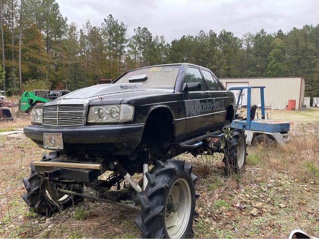 У США збудували шалений всюдихід для грязьової вечірки з класичного Mercedes-Benz - фото 485801