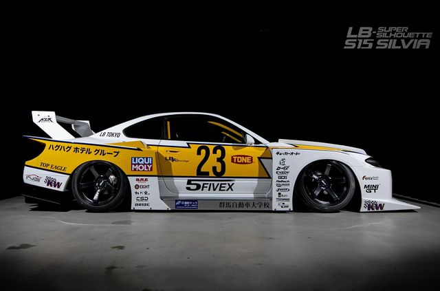 Старенький Nissan Silvia перетворили на екстремальний широкий суперкар - фото 486115