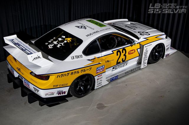 Старенький Nissan Silvia перетворили на екстремальний широкий суперкар - фото 486118