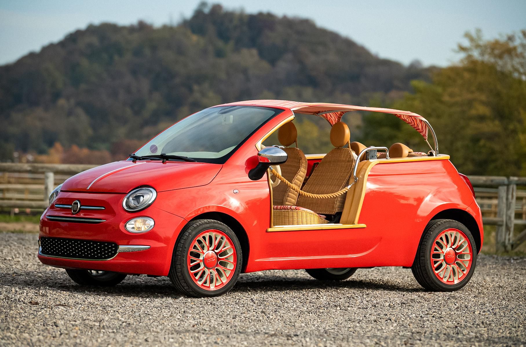 З молотка пустять пляжний Fiat 500: чим він відрізняється від звичайного