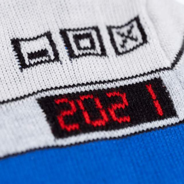 Microsoft випустила традиційний різдвяний светр: що на ньому зображено цьогоріч - фото 486819