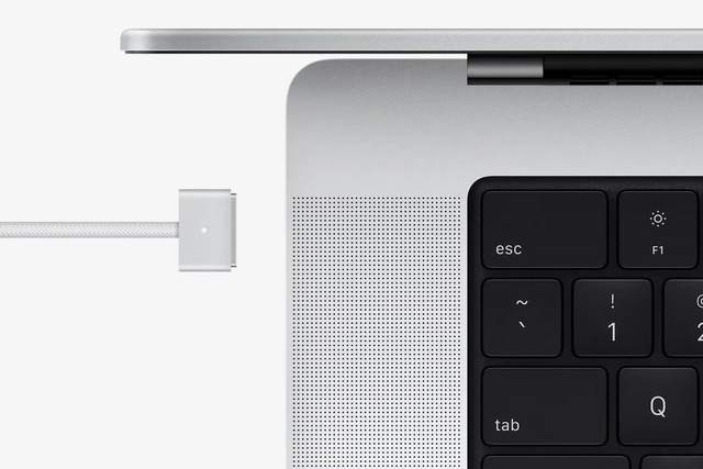 Фішка стара – проблеми нові: користувачі скаржаться на нові MacBook Pro - фото 486859